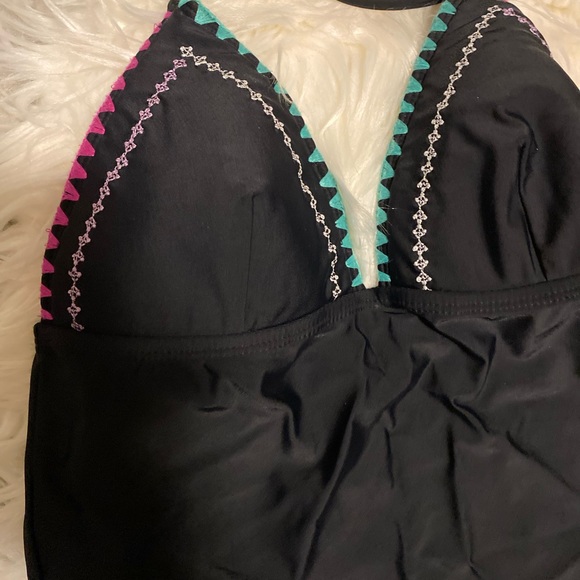 Black swim top - Picture 2 of 3